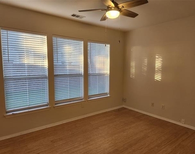 4175 Midrose Trail - Photo Thumbnail 6