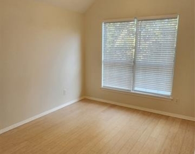 4175 Midrose Trail - Photo Thumbnail 10