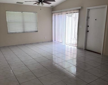 1251 Nw 123rd Avenue - Photo Thumbnail 2