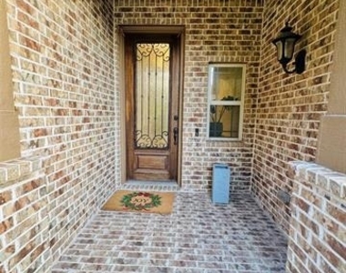 2324 Kemerton Drive - Photo Thumbnail 2