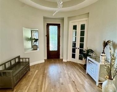 2324 Kemerton Drive - Photo Thumbnail 3