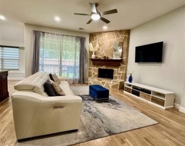 2324 Kemerton Drive - Photo Thumbnail 13