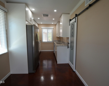 6045 N 79th Street - Photo Thumbnail 4