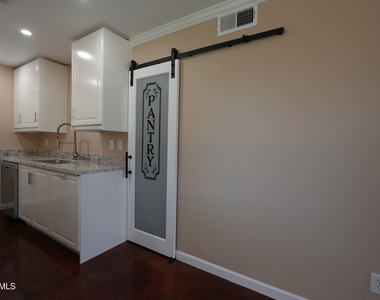 6045 N 79th Street - Photo Thumbnail 2