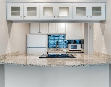 3827 Gilbert Avenue - Photo Thumbnail 4