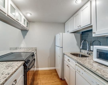 3827 Gilbert Avenue - Photo Thumbnail 5