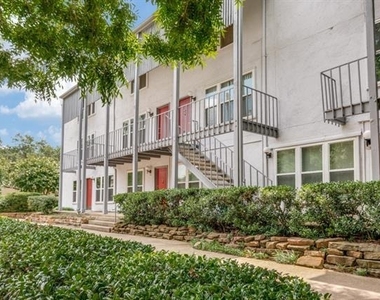 3827 Gilbert Avenue - Photo Thumbnail 12