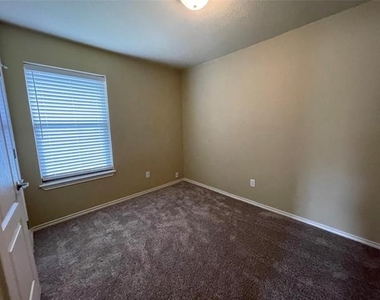 705 Rambling Court - Photo Thumbnail 6