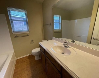 705 Rambling Court - Photo Thumbnail 5