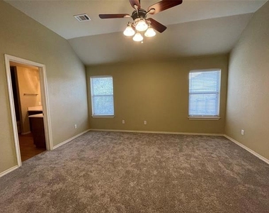 705 Rambling Court - Photo Thumbnail 8