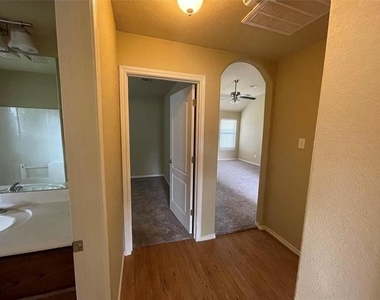 705 Rambling Court - Photo Thumbnail 4