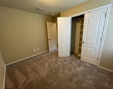 705 Rambling Court - Photo Thumbnail 7