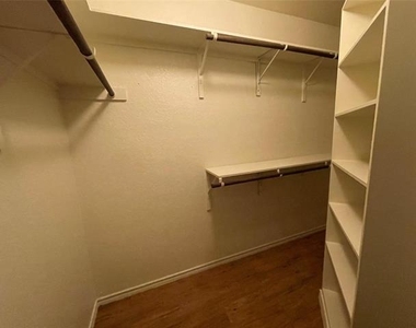 705 Rambling Court - Photo Thumbnail 10