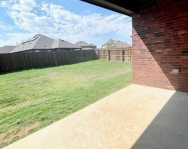 11000 Glover Lane - Photo Thumbnail 36