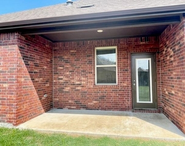 11000 Glover Lane - Photo Thumbnail 37