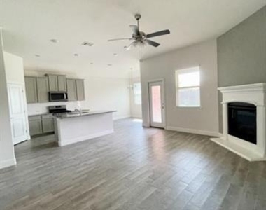 11000 Glover Lane - Photo Thumbnail 4
