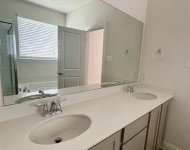 11000 Glover Lane - Photo Thumbnail 24