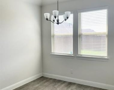 11000 Glover Lane - Photo Thumbnail 12