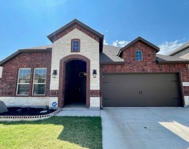 11000 Glover Lane - Photo Thumbnail 1