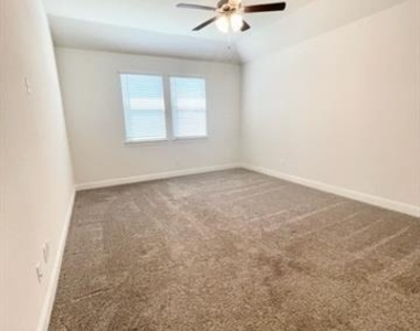 11000 Glover Lane - Photo Thumbnail 30