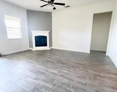 11000 Glover Lane - Photo Thumbnail 13