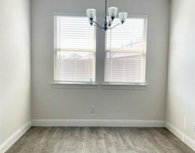 11000 Glover Lane - Photo Thumbnail 11