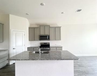 11000 Glover Lane - Photo Thumbnail 6