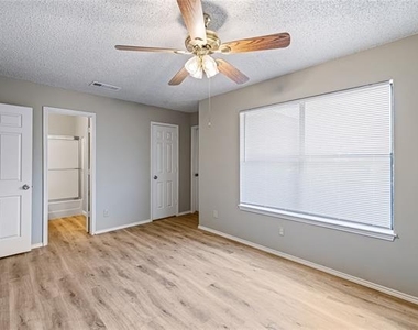 321 Gardenview Street - Photo Thumbnail 15