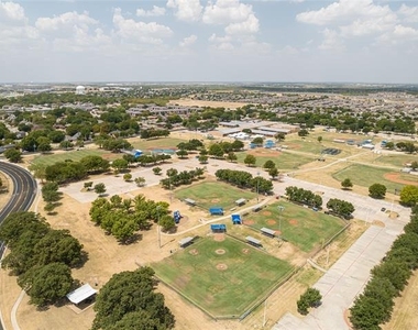 321 Gardenview Street - Photo Thumbnail 23