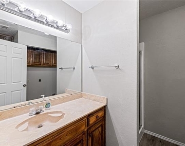 321 Gardenview Street - Photo Thumbnail 10