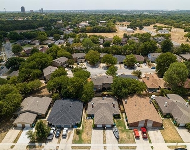 321 Gardenview Street - Photo Thumbnail 2