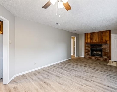 321 Gardenview Street - Photo Thumbnail 6