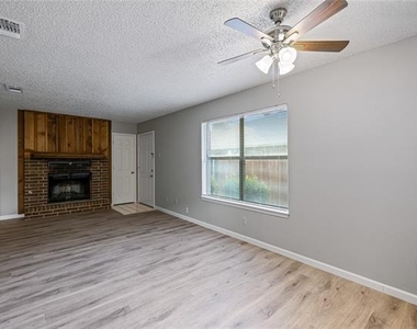 321 Gardenview Street - Photo Thumbnail 4