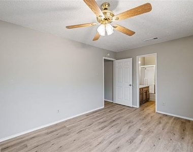 321 Gardenview Street - Photo Thumbnail 14