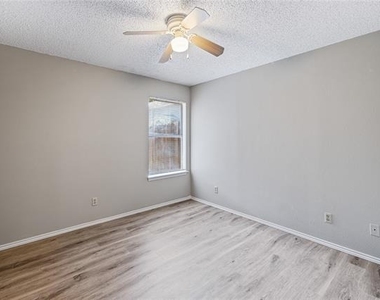 321 Gardenview Street - Photo Thumbnail 11