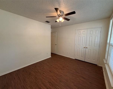 917 Dawson Street - Photo Thumbnail 23