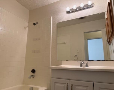 917 Dawson Street - Photo Thumbnail 20