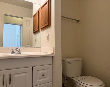 917 Dawson Street - Photo Thumbnail 19