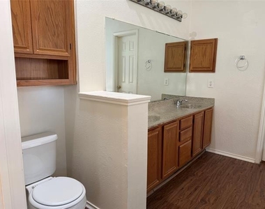 917 Dawson Street - Photo Thumbnail 27