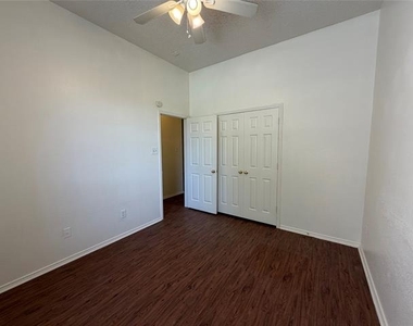 917 Dawson Street - Photo Thumbnail 17