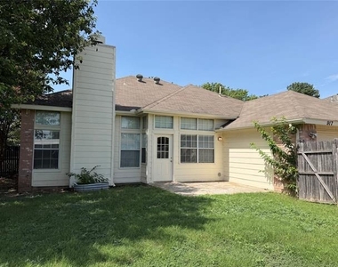 917 Dawson Street - Photo Thumbnail 34
