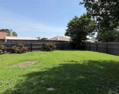 917 Dawson Street - Photo Thumbnail 33