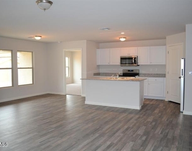 2367 N Oakmont Lane - Photo Thumbnail 7