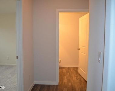 2367 N Oakmont Lane - Photo Thumbnail 14