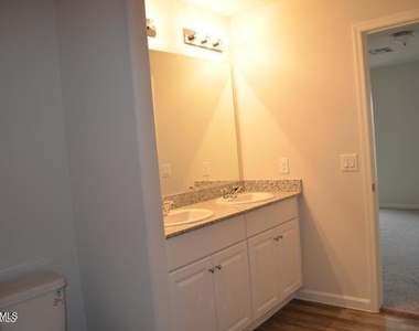 2367 N Oakmont Lane - Photo Thumbnail 16