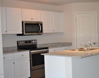 2367 N Oakmont Lane - Photo Thumbnail 6