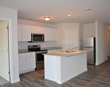 2367 N Oakmont Lane - Photo Thumbnail 5