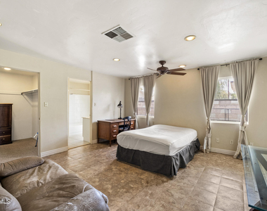 1001 S Roosevelt Street - Photo Thumbnail 12