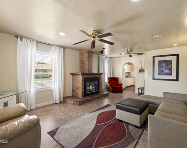 1001 S Roosevelt Street - Photo Thumbnail 6