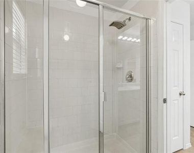 2316 Stoneleigh Place - Photo Thumbnail 13